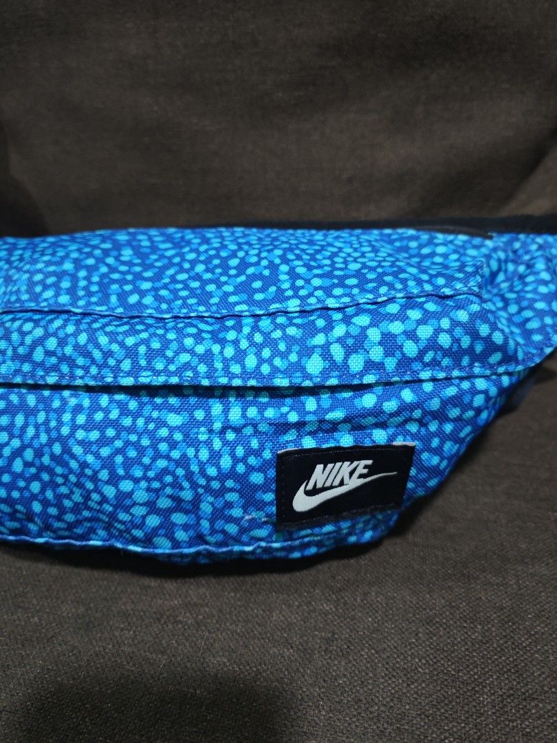 Nike body/belt bag (Category: Belt bags, Clutches and Pouches) located in Pili. Submitted by zaneombao03491 (Listing ID 1460646241, Image 2). Description: .