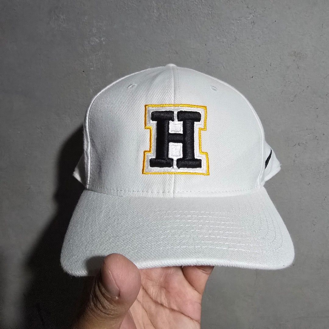 Nike Close Cap (Category: Caps & Hats) located in Quezon City. Submitted by SuotKalyeManila (Listing ID 1460525321, Image 2). Description: Manage your expectations ukay ukay caps po ito at hindi po brand new pero minsan mga flaws pero wearable naman ang presyo po ay depende sa kondisyon ng cap Condition: Excellent Size: One Size Fits All Color Rate: 9.5/10 No Issue Laba na po and ready to wear pm for details .