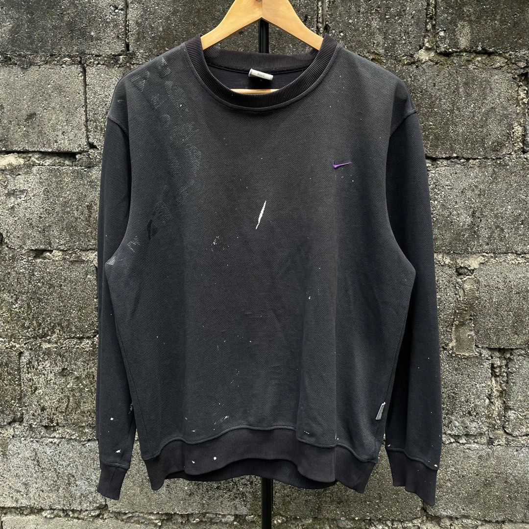 Nike Crewneck (Category: Coats, Jackets and Outerwear) located in Urdaneta. Submitted by rthrift_shop19 (Listing ID 1460685364, Image 1). Description: Condition 8/10 Color rate 8/10 Width: 21” Length: 25” Mode of Payment: Gcash, Gotyme, Bank Transfer Delivery via J&T Express.