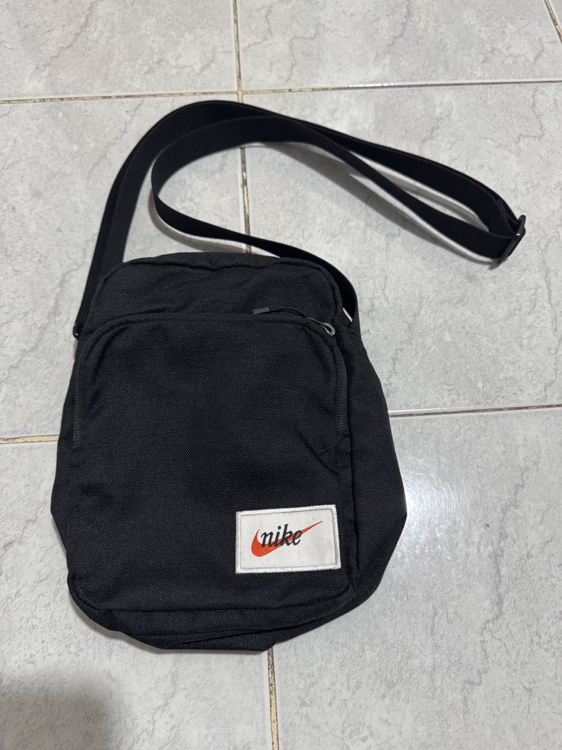 Nike crossbody/sling bag (Category: Sling Bags) located in General Santos City (Dadiangas). Submitted by foxtrot308186 (Listing ID 1460643500, Image 1). Description: For sale only Actual picture posted Meet up: Gensan area. For shipping via J & T payment thru gcash or bank transfer. Pm for more details. Disclaimer: I am not affiliated with any brands featured in this post, copyright and registered trademarks are belongs to the respective brand ow