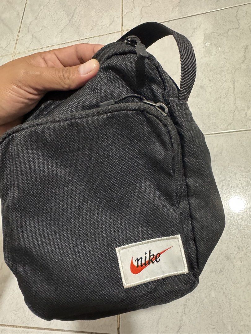 Nike crossbody/sling bag (Category: Sling Bags) located in General Santos City (Dadiangas). Submitted by foxtrot308186 (Listing ID 1460643500, Image 3). Description: For sale only Actual picture posted Meet up: Gensan area. For shipping via J & T payment thru gcash or bank transfer. Pm for more details. Disclaimer: I am not affiliated with any brands featured in this post, copyright and registered trademarks are belongs to the respective brand ow