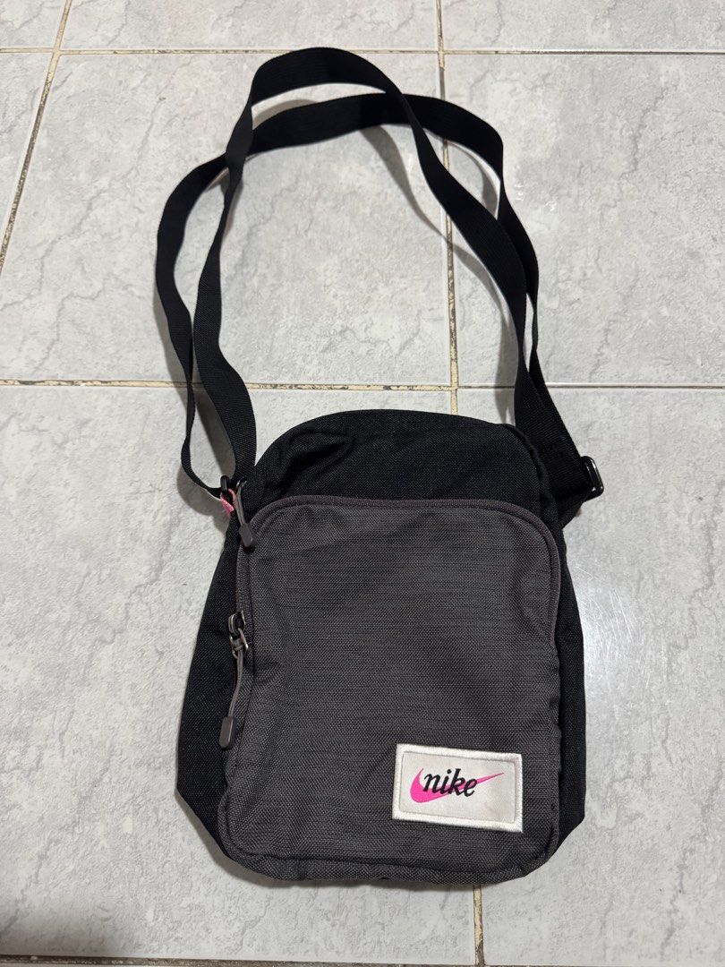 Nike crossbody/slingbag (Category: Sling Bags) located in General Santos City (Dadiangas). Submitted by foxtrot308186 (Listing ID 1460643654, Image 1). Description: For sale only Actual picture posted Meet up: Gensan area. For shipping via J & T payment thru gcash or bank transfer. Pm for more details. Disclaimer: I am not affiliated with any brands featured in this post, copyright and registered trademarks are belongs to the respective brand own