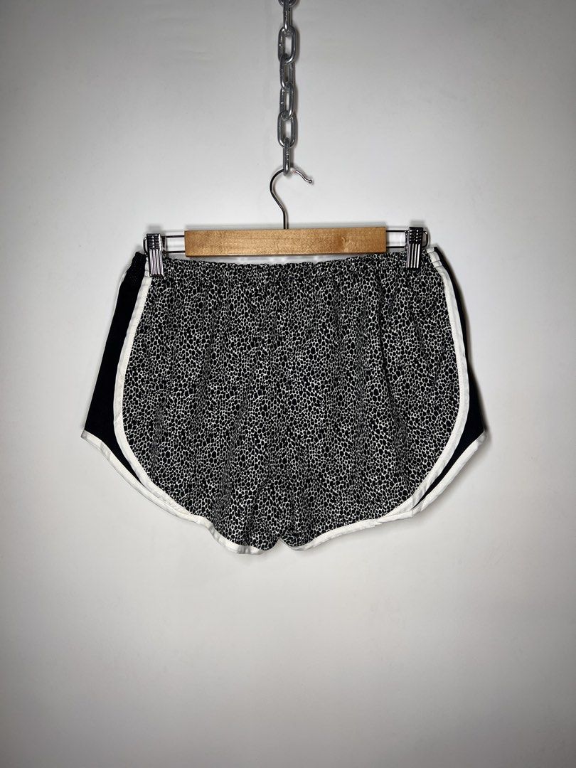 Nike Dri-Fit Running Shorts XL Black White Pattern (Category: Activewear) located in Manila. Submitted by randsclothingstore (Listing ID 1460709507, Image 2). Description: BRAND: Nike Size (Inch) ‼️Medida Size‼️ : W 28-36 | L 9 Color Rate: 9.8/10 Condition: Like New Issue: None ‼️ Thrifted item — please manage your expectations, authenticity is not guaranteed (check photos for tags!) 🧼 Laundered & Ready to Wear — Item has been washed and prepped