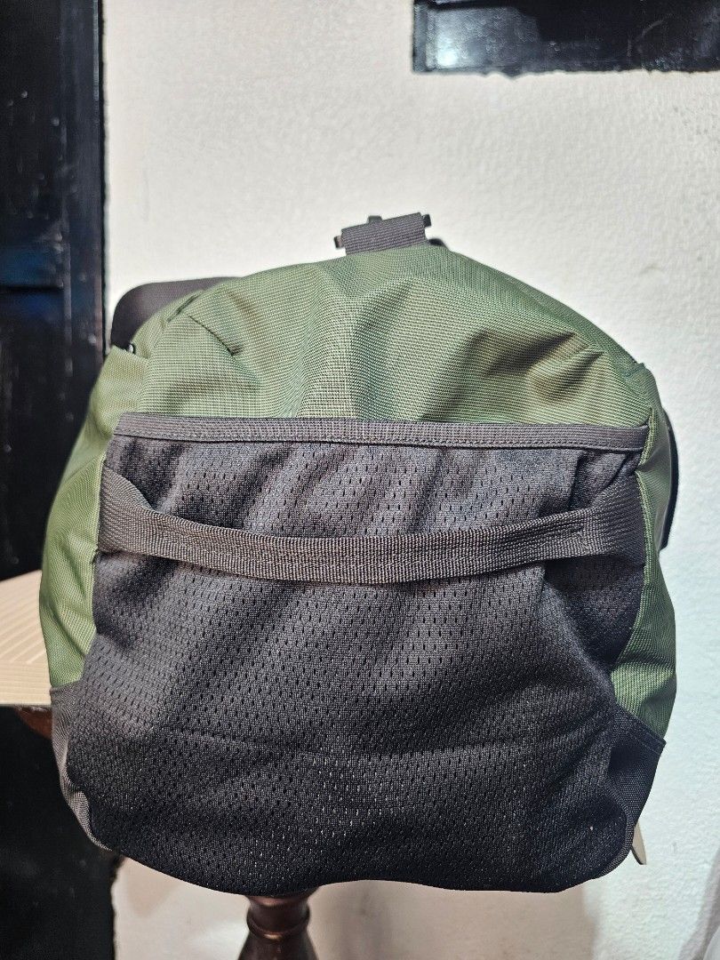 Nike Duffle Bag (Category: Luxury Bags & Wallets) located in Baguio. Submitted by kayeonlineshop (Listing ID 1460575303, Image 2). Description: Nike Brasilia Training Duffel Bag, olive/cargo green polyester fabric Measurements L-44cm W-62cm.