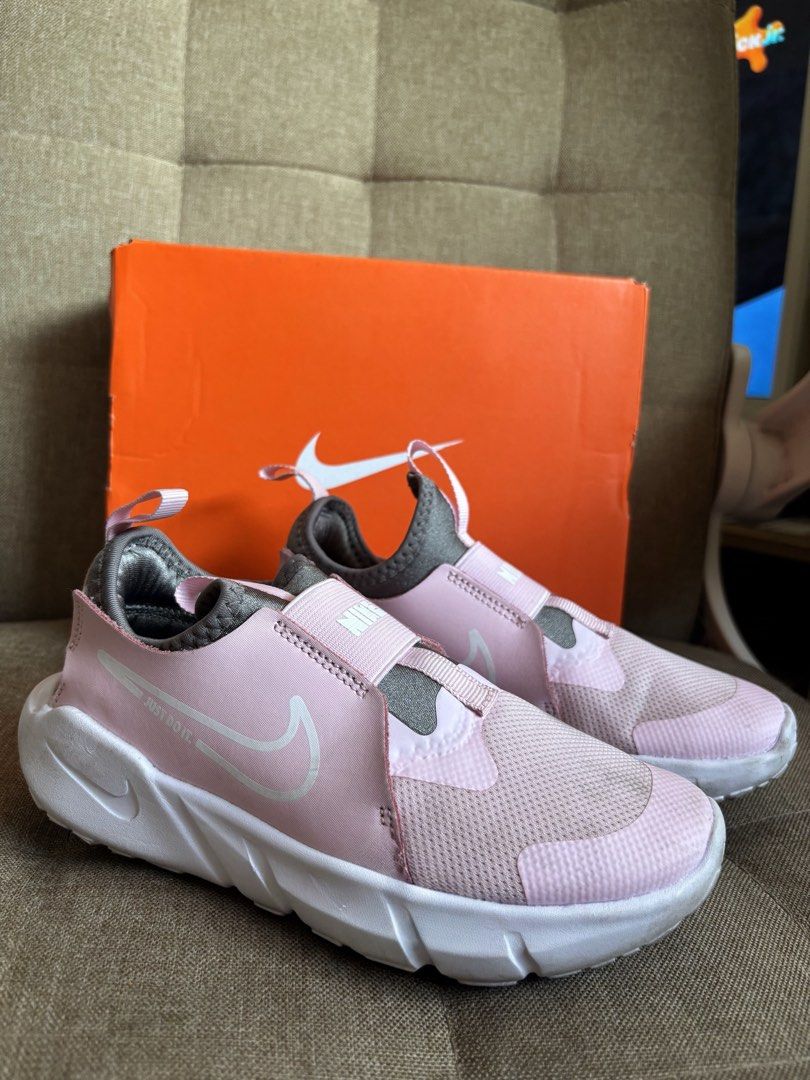 Nike Flex Runner 2-Pink (Category: Babies & Kids Fashion) located in Muntinlupa City. Submitted by avaavaavaava (Listing ID 1460566922, Image 2). Description: Nike Flex Runner 2-Pink Color: Pink Size: See last photo With original box Free: UnderArmour Cap (for 4-7yrs old) Sandugo Slippers (size 38).