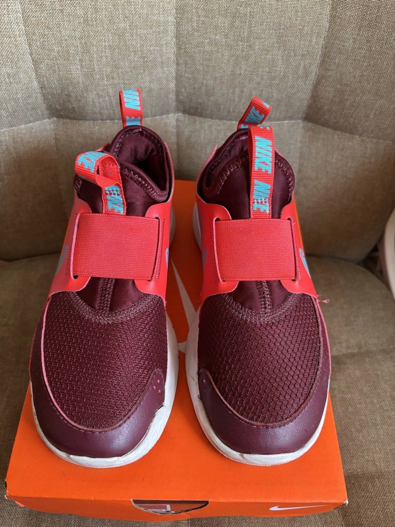 Nike Flex Runner 3-Red (Category: Babies & Kids Fashion) located in Muntinlupa City. Submitted by avaavaavaava (Listing ID 1460568186, Image 2). Description: Nike Flex Runner 3-Red Color: Red Size: See last photo With original box Free: UnderArmour Cap (for 4-7yrs old) Sandugo Slippers (size 38).