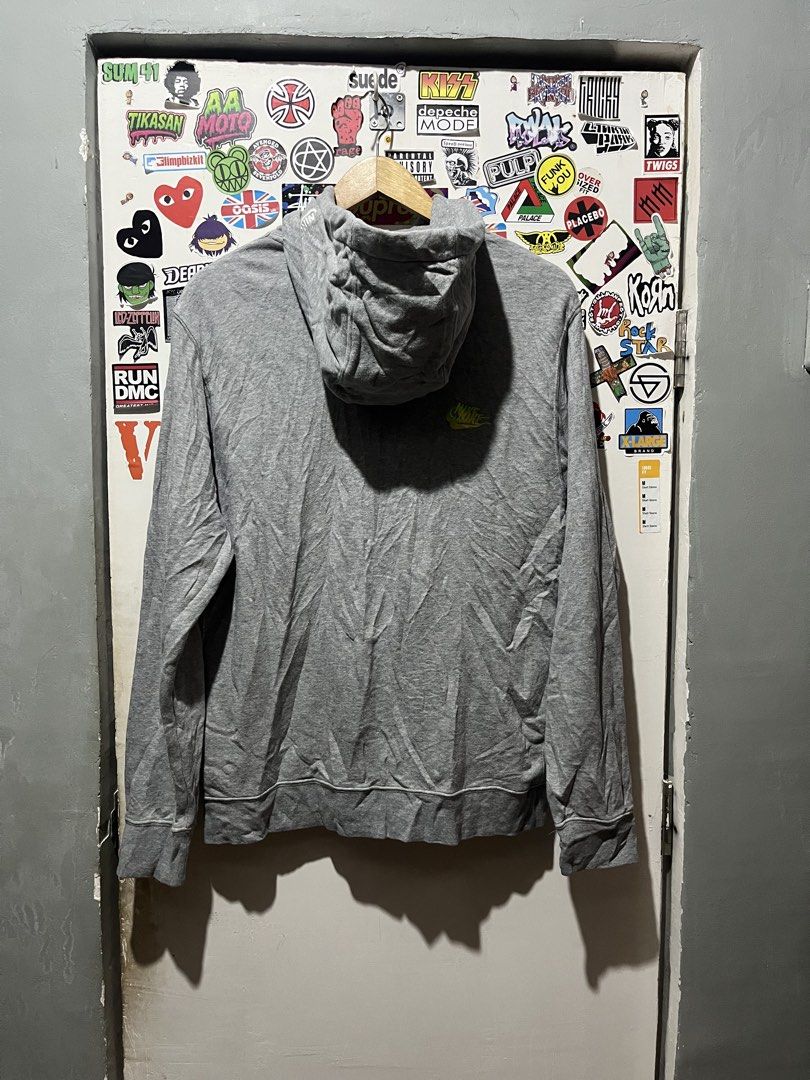 Nike Multi Logo Hoodie (Category: Hoodies) located in Talisay. Submitted by arabell21 (Listing ID 1460695933, Image 2). Description: Good as new condition Size Large on tag Dimes W22 L28 Color rate 10/10 No issue.