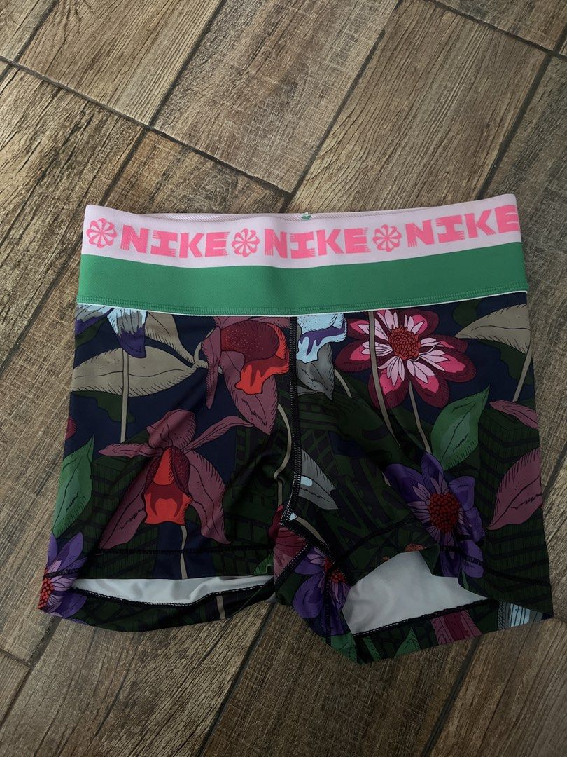Nike pro (Category: Shorts) located in Makati City. Submitted by pedro0103 (Listing ID 1460592391, Image 1). Description: - For declutter - Nike pro - medium - slightly worn.