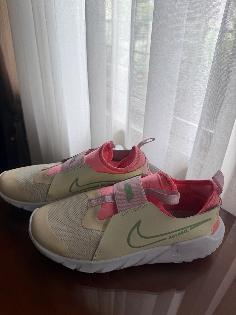 Nike rubber shoes (Category: Sneakers) located in Las Pinas. Submitted by karensalingarog (Listing ID 1460556291, Image 1). Description: Brand new from US. Negotiable🙂.