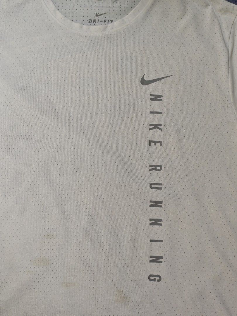 NIKE Running Aspack (Category: Activewear) located in San Pedro. Submitted by streetthriftsph (Listing ID 1460630399, Image 3). Description: Nike Running Aspack 1150+SF Nike Running Div. Breathable Shirt 9/10 Condition XL 22x28 9/10 Print 9/10 Colorate Nike Running Form Drifit Pants 9/10 Condition Medium 29 WL garterized fits 30-35 38 Length 9/10 Colorate Ankle zips.