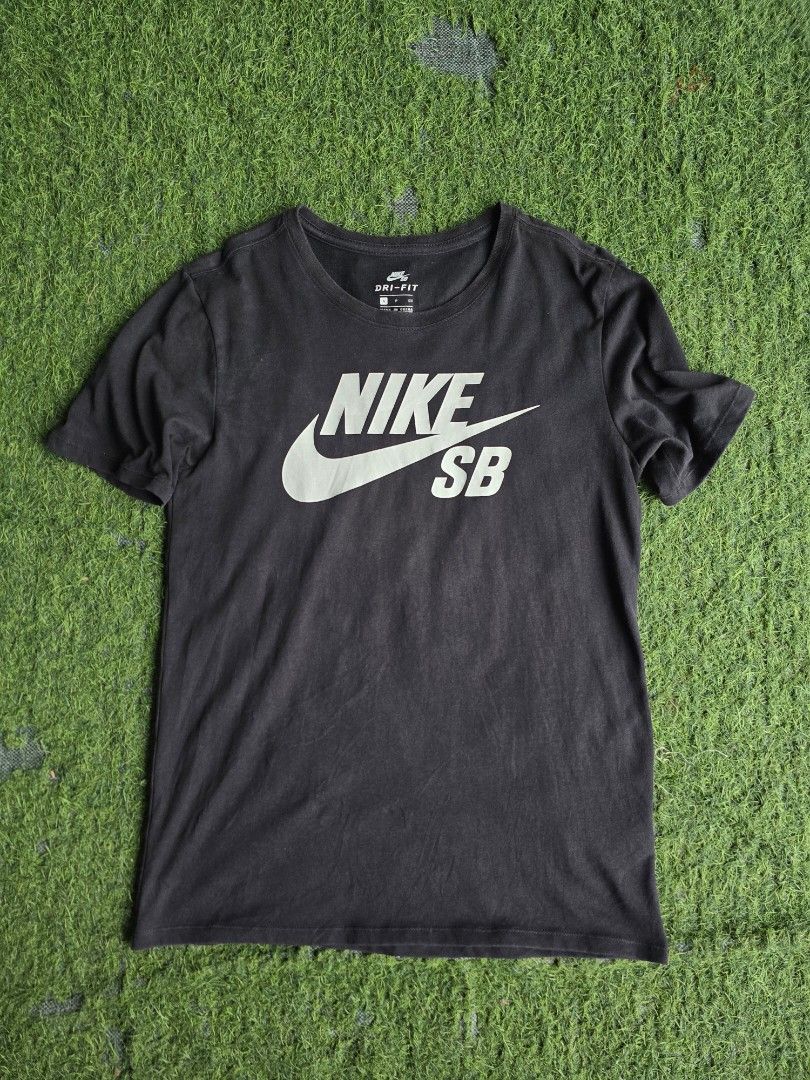 Nike SB and Jordan (Category: Tshirts & Polo Shirts ) located in Bacolod City. Submitted by new_eddecatoria (Listing ID 1460672485, Image 3). Description: both small excellent condition no issue color rate 9/10 color may vary due to lighting 750 aspack + sf.