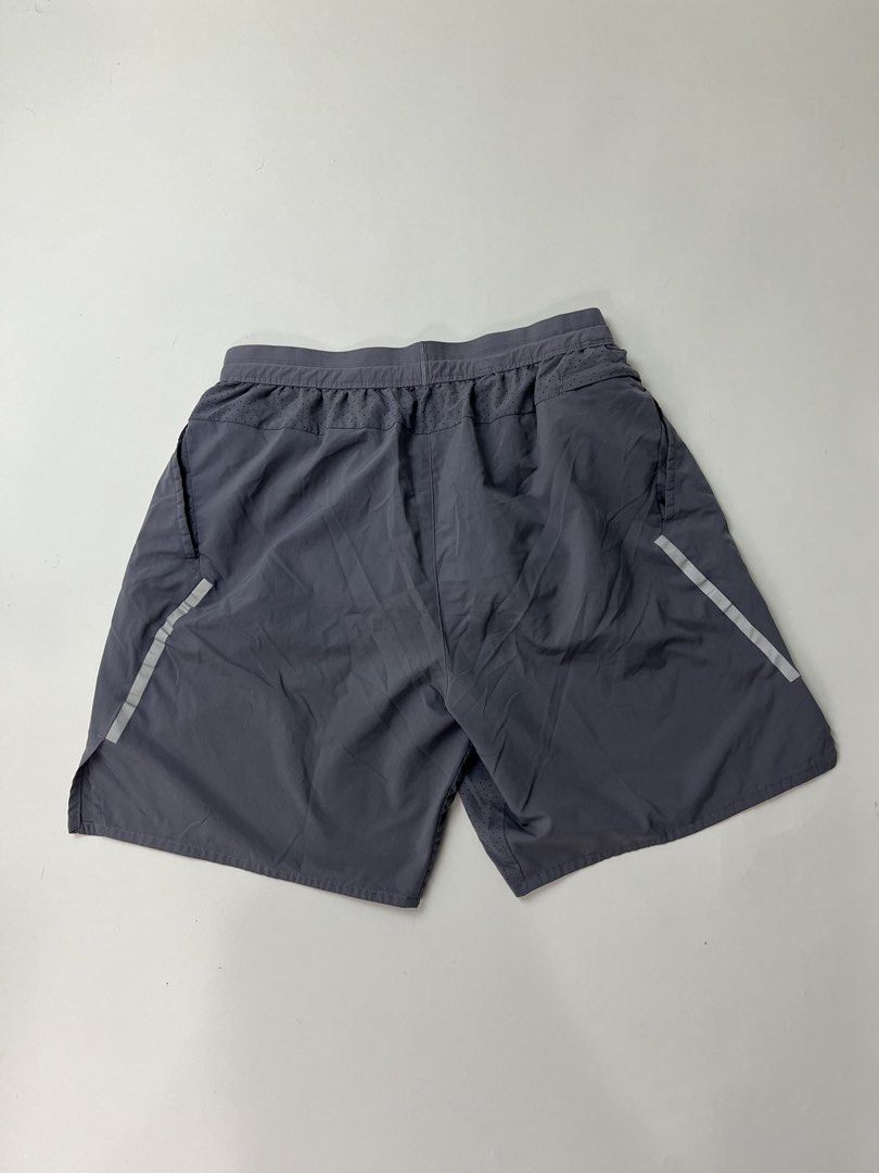 Nike Shorts (Category: Shorts) located in Makati City. Submitted by ufcknwthbst (Listing ID 1460551905, Image 3). Description: 18 inch length 9.5/10 condition No issue.