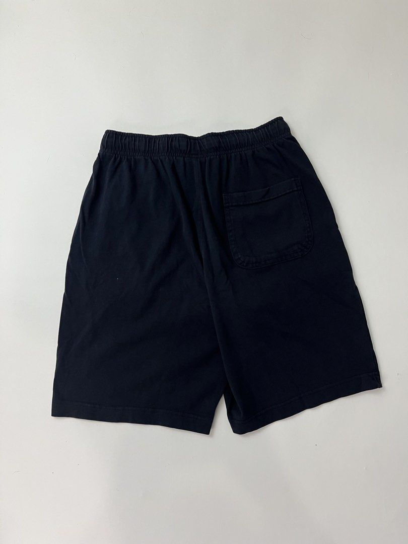 Nike Shorts (Category: Shorts) located in Makati City. Submitted by ufcknwthbst (Listing ID 1460557711, Image 3). Description: 19 inch length 9.5/10 condition No issue.
