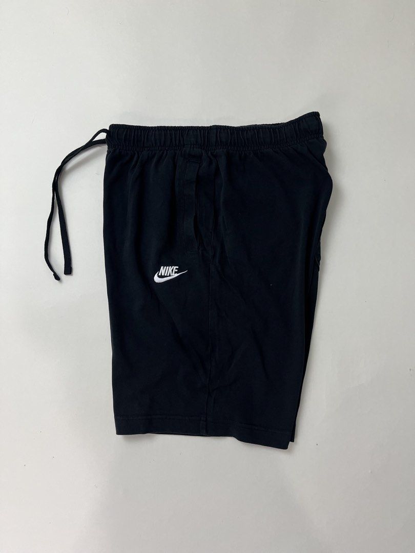 Nike Shorts (Category: Shorts) located in Makati City. Submitted by ufcknwthbst (Listing ID 1460557711, Image 2). Description: 19 inch length 9.5/10 condition No issue.