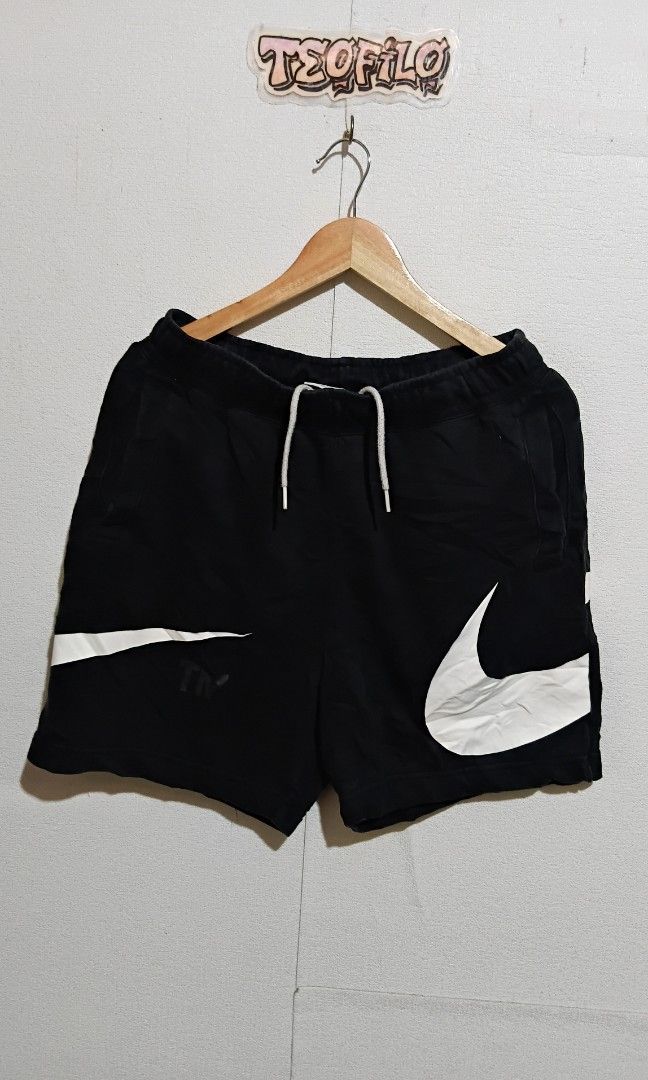 Nike swoosh (Category: Shorts) located in Santo Tomas. Submitted by teofilo-thrifted (Listing ID 1460534264, Image 1). Description: Nike swoosh Verry good to excellent Size Medium on tag(30-33) Haba 18 price 599 free shipping po.