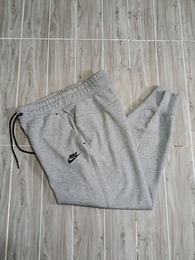 NIKE TECH FLEECE JOGGER PANTS (freeshipping) (Category: Other Bottoms) located in Quezon City. Submitted by gyl-stop (Listing ID 1460575361, Image 2). Description: free shipping 28-32 x 35 excellent condi cr: 9.8/10 issue: none.