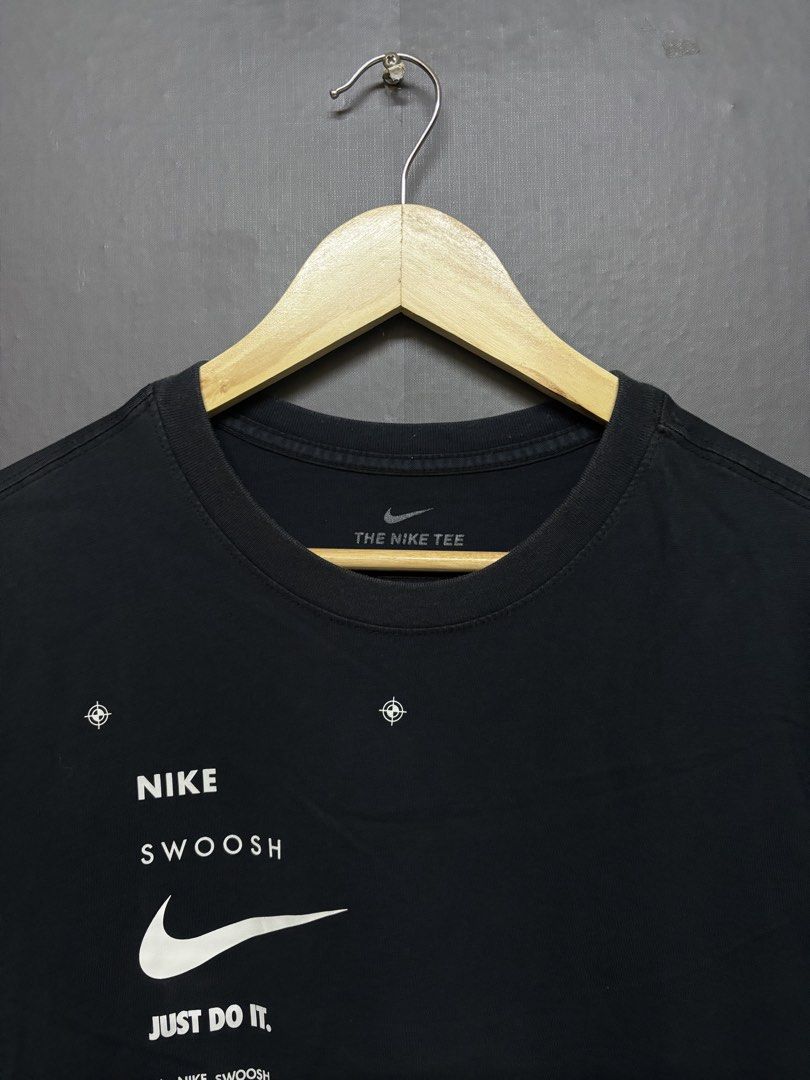 Nike Tee (Category: Tshirts & Polo Shirts ) located in Cavite. Submitted by staythrifted.23 (Listing ID 1460651777, Image 2). Description: Size : Medium on 🏷️ Dimes : Length 25.5 Width 19.5 Condition : Excellent Color rate : 9.5/10 Issue : light sun fade sa neckline Loc. Cavite We ship nationwide Payment first .