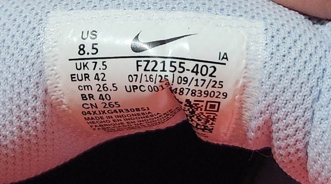 Nike Vapor Lite 3 HC (Category: Sneakers) located in Muntinlupa City. Submitted by ken080 (Listing ID 1460522199, Image 3). Description: Brand new, never used 100% legit Size 8.5 (US Men) with box can be used for tennis or pickleball RFS: wrong size.