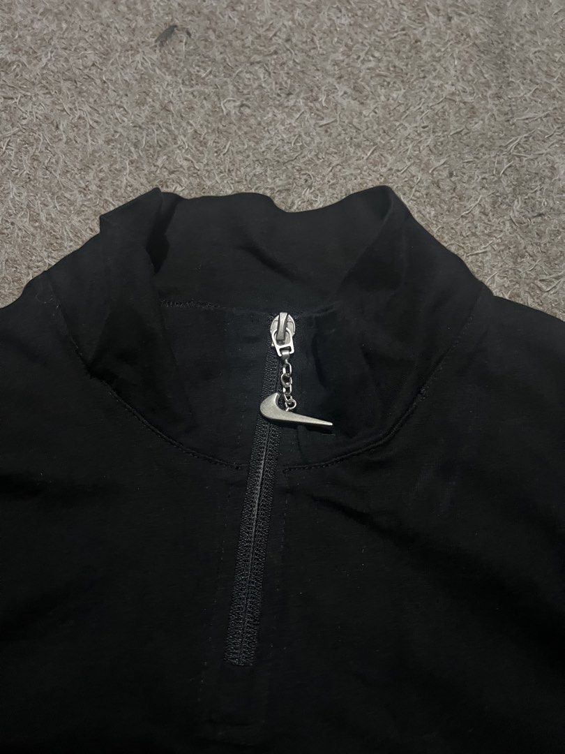 Nike W Swoosh Top Ss Mock Black (Category: Activewear) located in Mexico. Submitted by iseemiyakee. (Listing ID 1460576846, Image 3). Description: Size Large 17.5 w x 17 length no issue excellent condition .