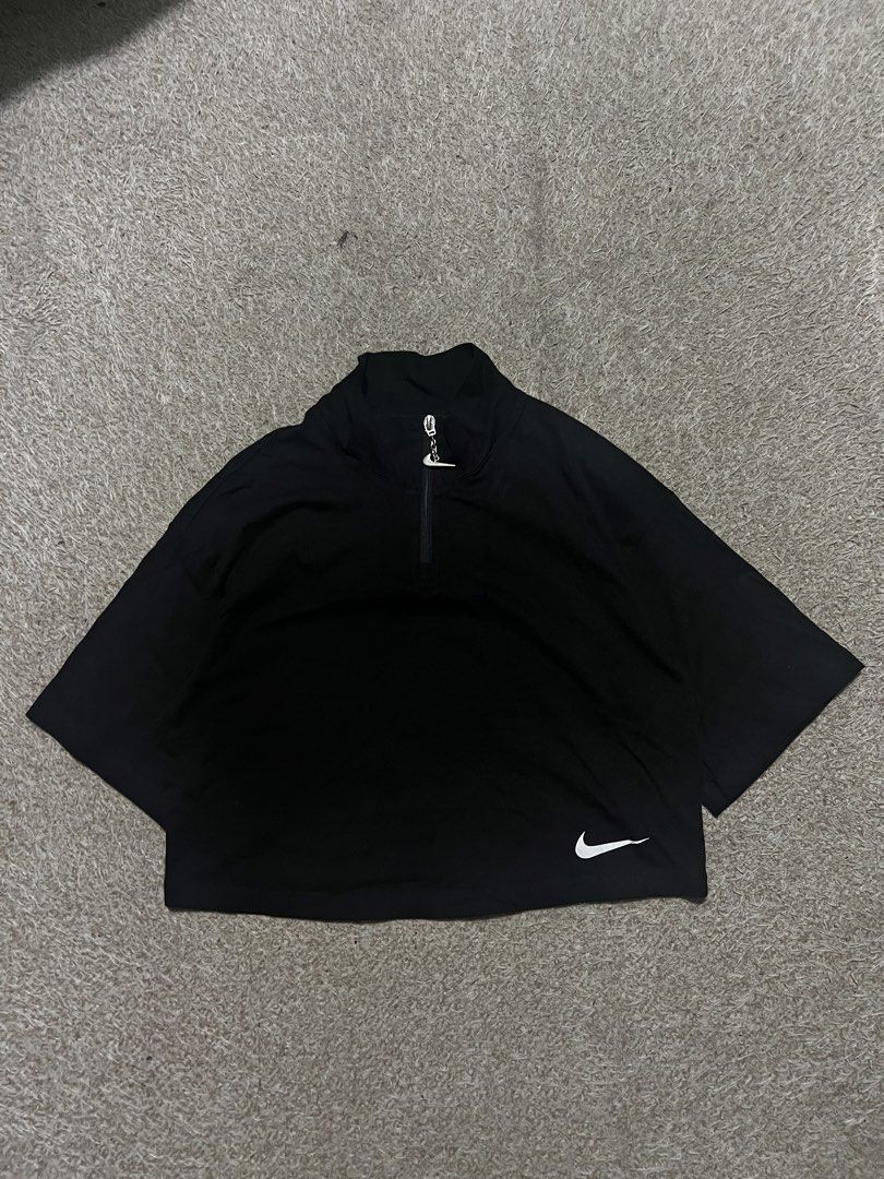 Nike W Swoosh Top Ss Mock Black (Category: Activewear) located in Mexico. Submitted by iseemiyakee. (Listing ID 1460576846, Image 1). Description: Size Large 17.5 w x 17 length no issue excellent condition .