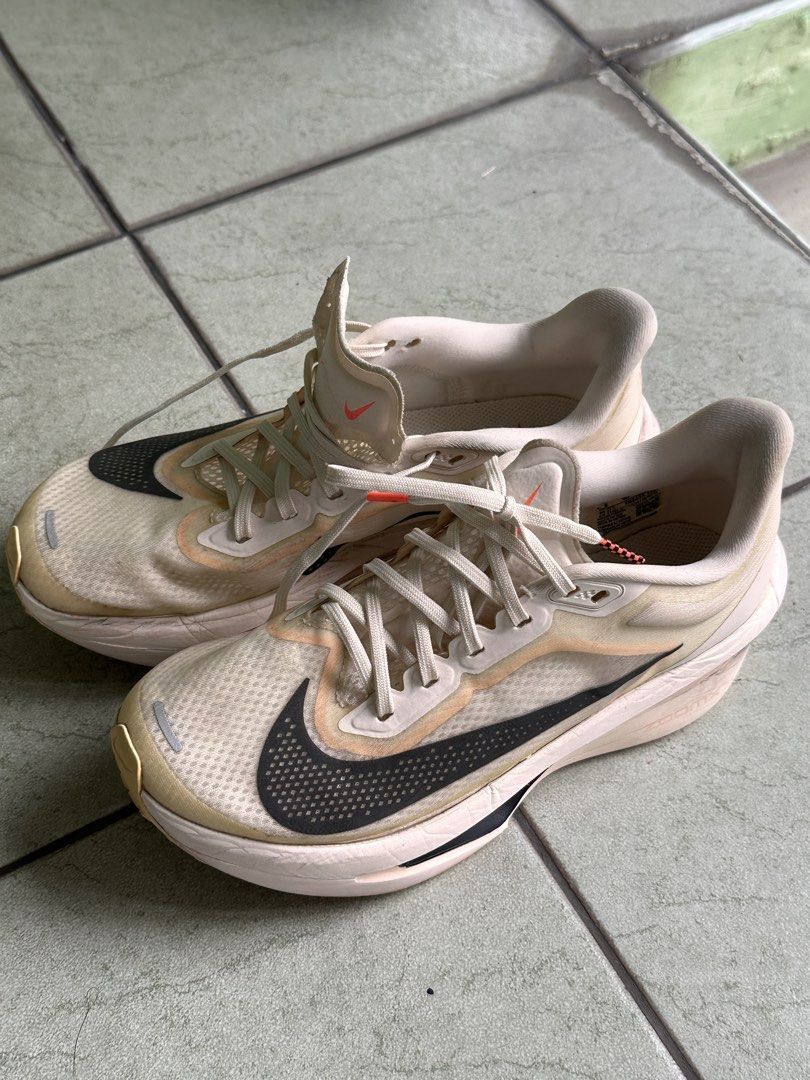 NIKE ZOOMFLY (Category: Shoe inserts) located in Cavite. Submitted by thepalmstreet (Listing ID 1460518095, Image 1). Description: .