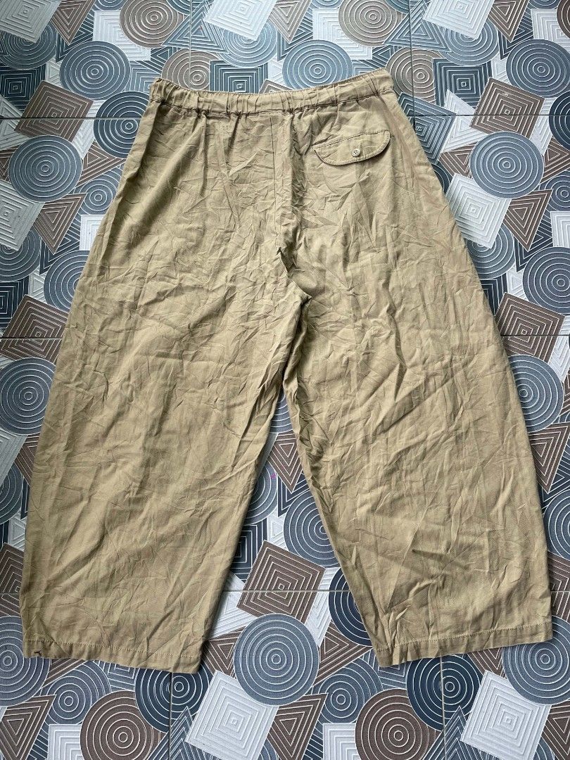 Niko and... Wide leg pants (Category: Trousers) located in Tayug. Submitted by pabilidamitngpatay (Listing ID 1460524166, Image 2). Description: Niko and... Wide leg pants 4 on tag 32-35 waist 38 length 11leg opening No issue .