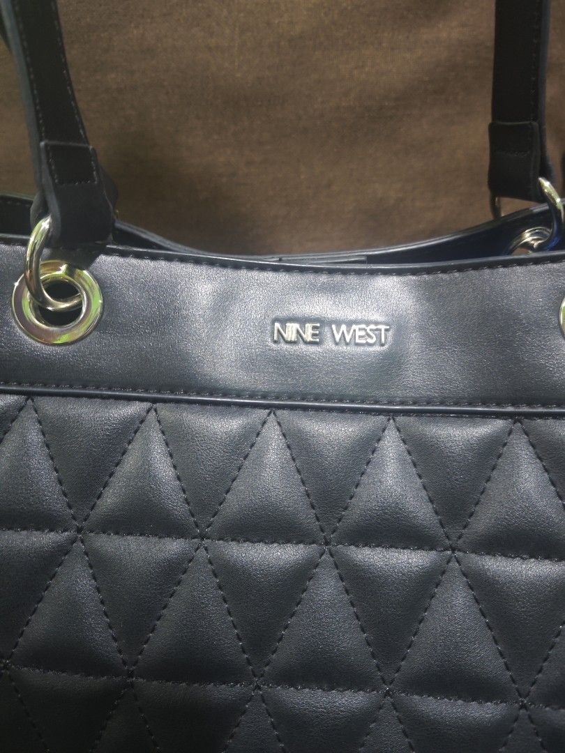 Nine West med size tote bag (Category: Tote Bags) located in Pili. Submitted by zaneombao03491 (Listing ID 1460641047, Image 2). Description: .