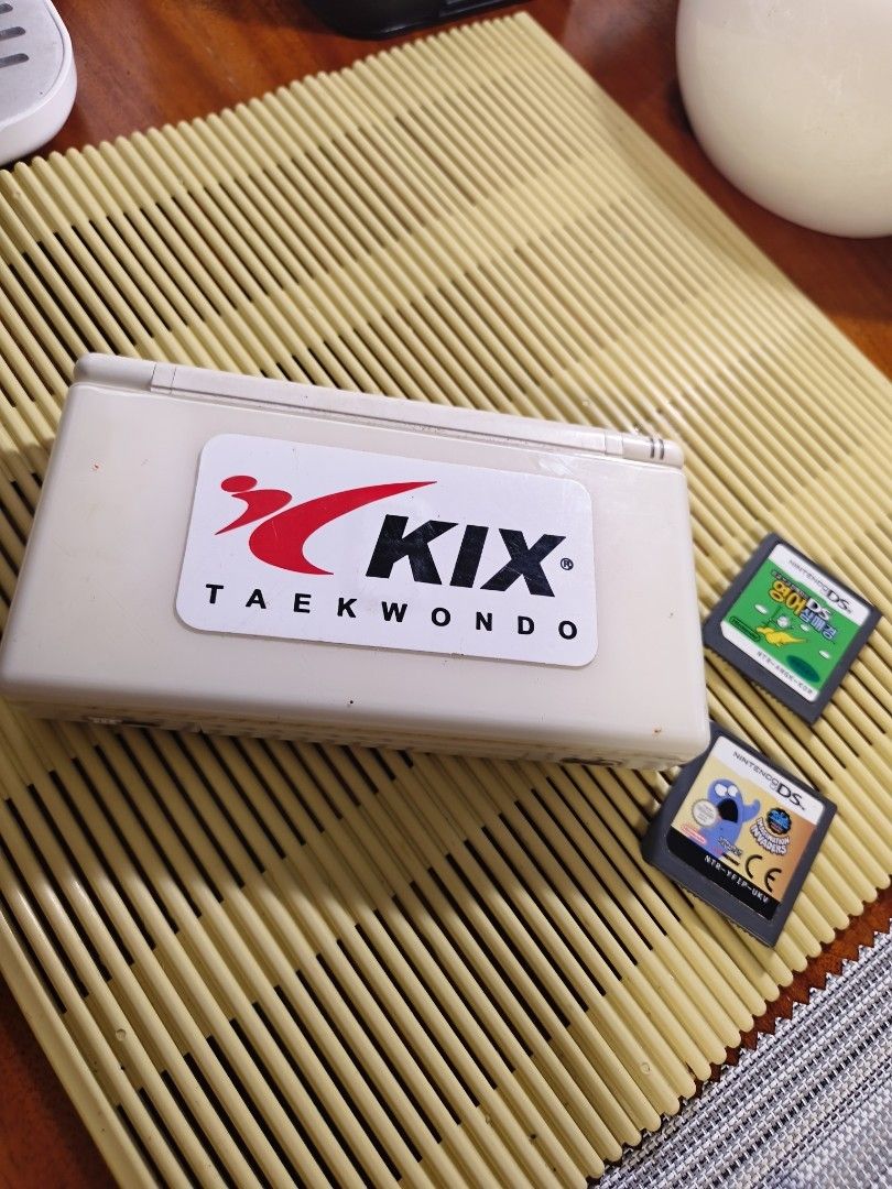 Nintendo DS Lite (Category: Nintendo) located in Baguio. Submitted by alk08 (Listing ID 1460586006, Image 3). Description: not tested as is.