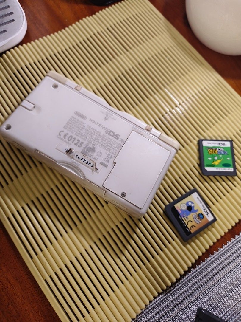 Nintendo DS Lite (Category: Nintendo) located in Baguio. Submitted by alk08 (Listing ID 1460586006, Image 2). Description: not tested as is.