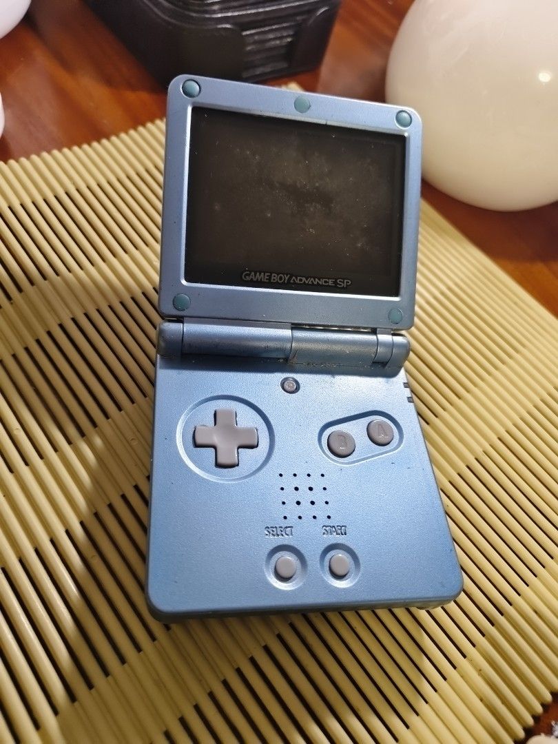 Nintendo Gameboy Advance SP (Category: Nintendo) located in Baguio. Submitted by alk08 (Listing ID 1460585804, Image 1). Description: as is not tested.