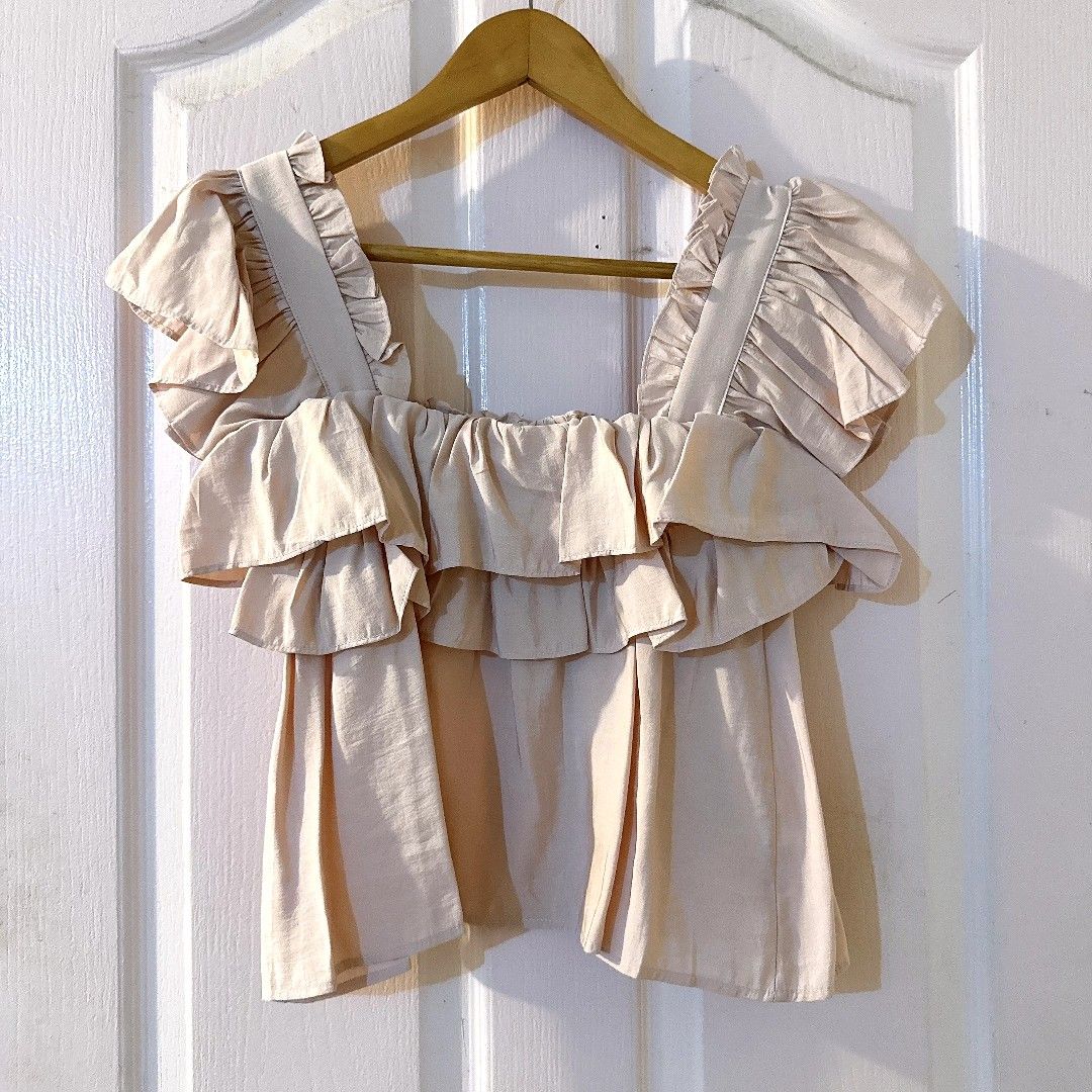 Nude Pink Dainty Top (Category: Others Tops) located in Manila. Submitted by withlovesam (Listing ID 1460623790, Image 1). Description: .