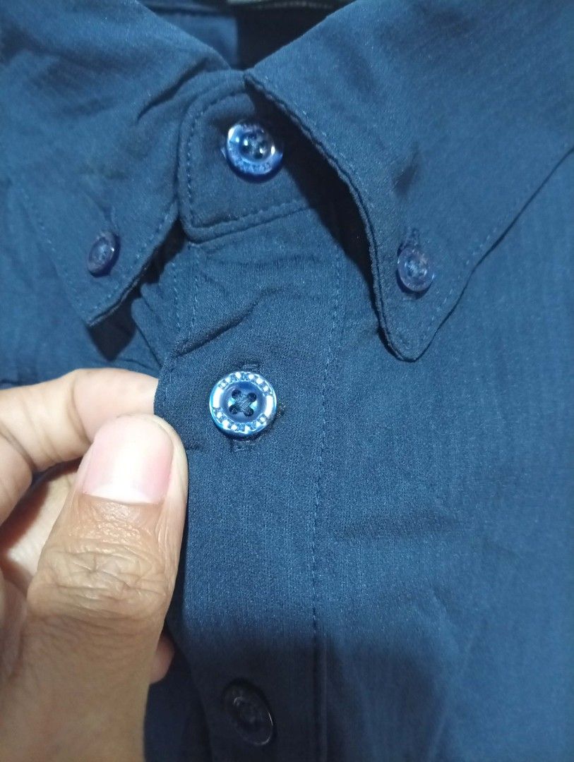 Oakley Polo Shirt Sacn Qr code ( Authentic ) (Category: Tshirts & Polo Shirts ) located in Barotac Nuevo. Submitted by john.pritz (Listing ID 1460567524, Image 3). Description: Oakley Polo Shirt Scan Qr code ( Authentic ) like new condi no issue XL on tag Width 22 Length 29.