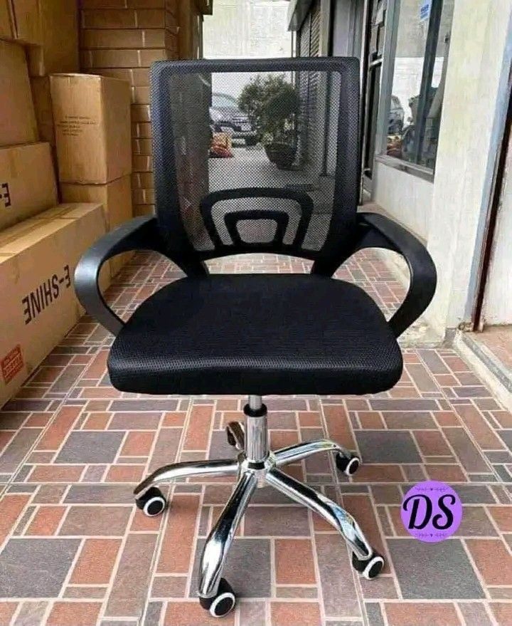 Office Mesc Chair (Category: Chairs) located in Manila. Submitted by micoooy (Listing ID 1460514907, Image 1). Description: .