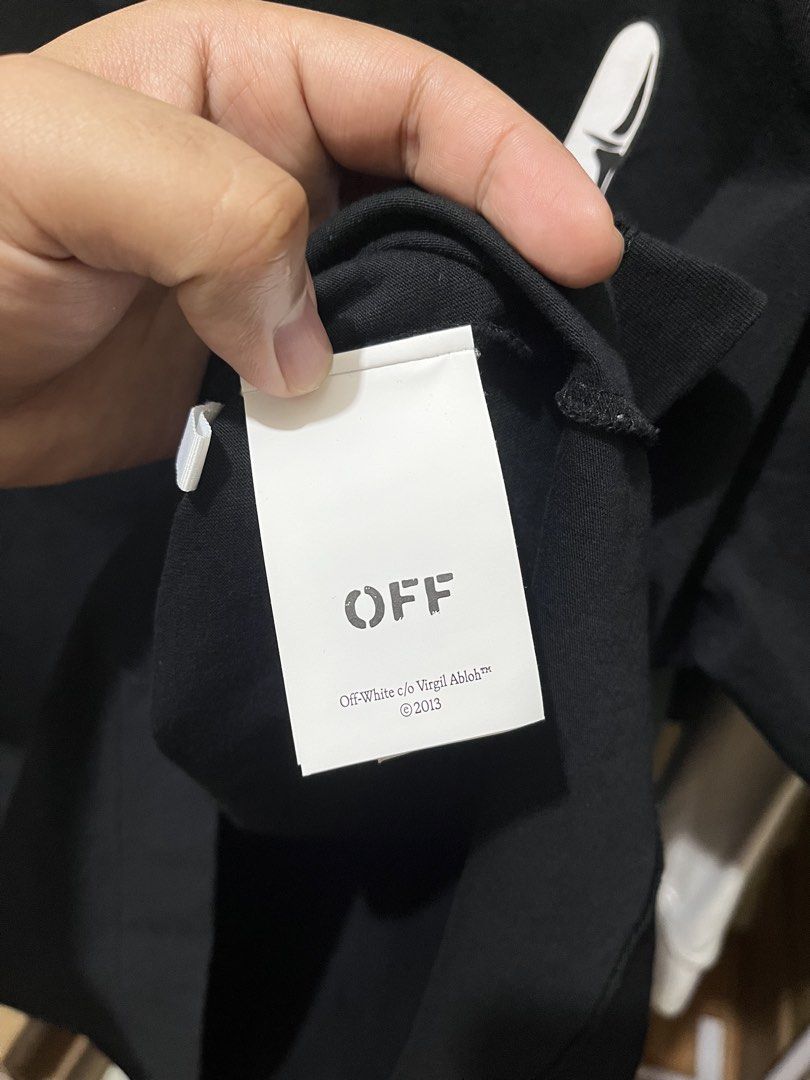 Off-White Dices Skate Shirt (Category: Tshirts & Polo Shirts ) located in Mandaluyong City. Submitted by pepitomanaloto_777 (Listing ID 1460537139, Image 3). Description: Off-White Dices Skate 🎲 Worn once Size: L-XL Price: 5,500 Srp: 25k Location Mandaluyong 📍 MOD: Grab/Lalamove/JNT 🚚 MOP: Gcash/Bdo Transfer 💳 No return/Exchange/Refund ❌ No COD/COP Transaction ❌ Need 50% DP for reservation (Non Refundable) PS: Buy with confidence 🫡📌.