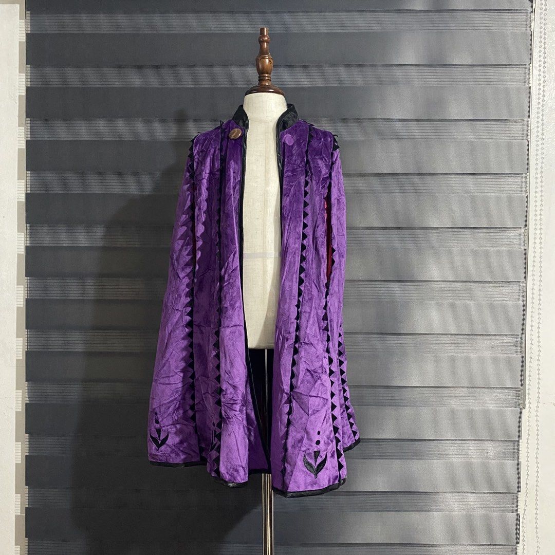 OG Frozen Cape (Category: Blouses) located in Caloocan City. Submitted by discusonlineshop (Listing ID 1460585035, Image 2). Description: 5-6Y .