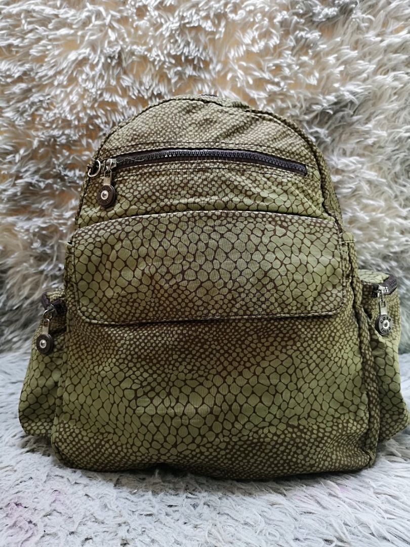 Olive Mitrix fabric Backpack Bag (Category: Backpacks) located in Santa Cruz. Submitted by jmy_surplus.2 (Listing ID 1460526685, Image 2). Description: Size ; L - 15 W - 15 Color ; Olive Type ; Backpack bag Brand ; No brand Material ; Nylon Style ; Olive backpack bag LR 173 JMY 5 Batch #218.