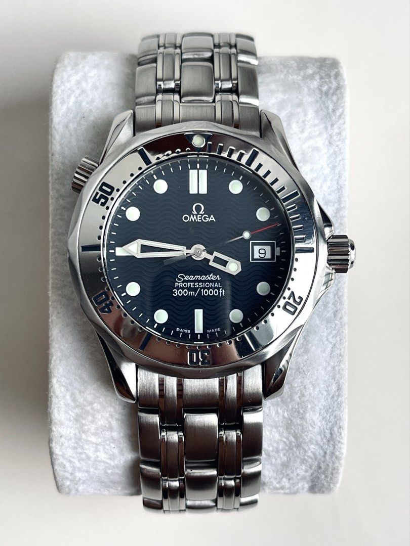 Omega Seamaster Professional 36mm (Category: Luxury Watches) located in Manila. Submitted by dricrobante (Listing ID 1460700333, Image 1). Description: Omega Seamaster Professional 36mm ₱88,000 only (Lowest in Market) Ref. 2562.80 in 36mm case size 1998-1999 • Good condition Watch and provided box Open for authentication 🟢 Message me if interested.
