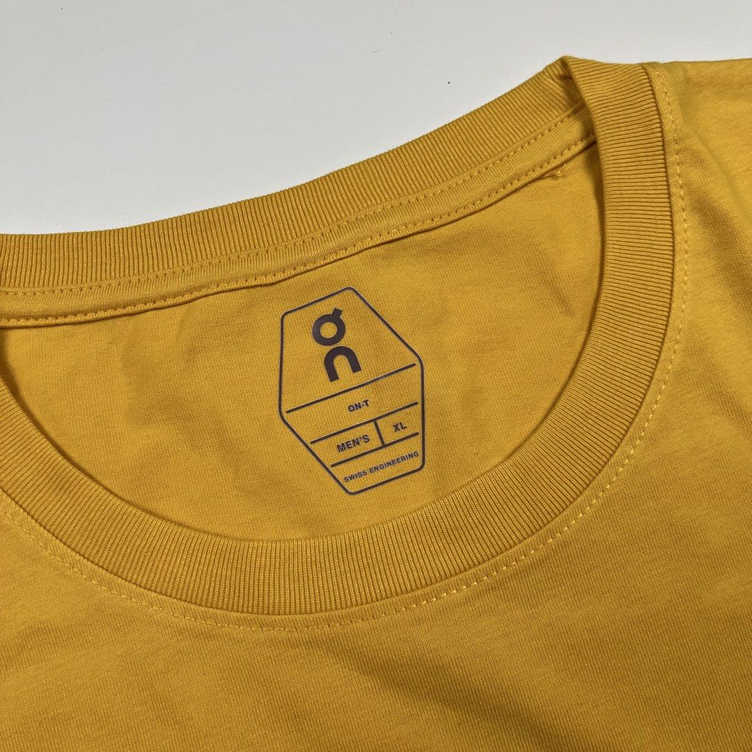 On Cloud (Category: Activewear) located in Lucena. Submitted by RAGGGGSSSS (Listing ID 1460642306, Image 2). Description: On Cloud XL on Tag 28x21 Excellent Condition No issue 650.