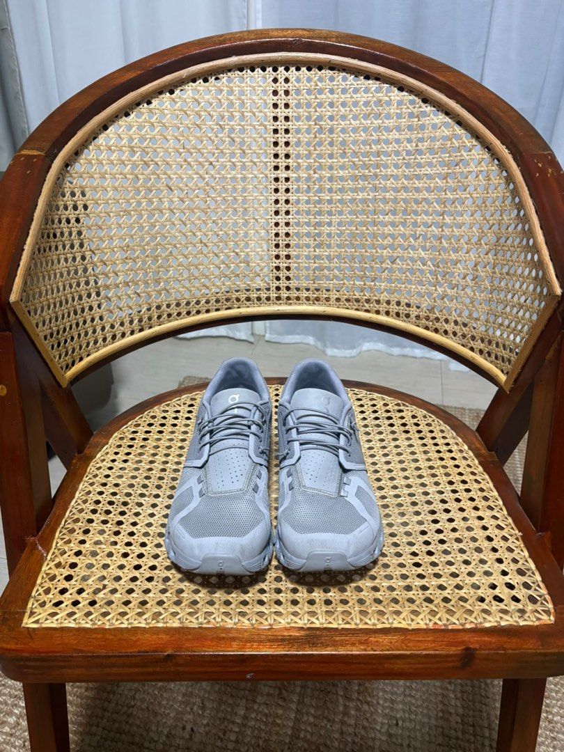 ON CLOUD 6 (Wolf/Rock) (Category: Sneakers) located in Manila. Submitted by caprice.pl (Listing ID 1460602206, Image 2). Description: Pre-owned, authentic. On Running Cloud 6 in Wolf/Rock (Grey), US 10. The everyday CloudTec staple in a grey that pairs with anything. Light, cushioned, built for daily miles — On’s signature all-day silhouette. Gently used with plenty of life left. Used, great condition. Asking ₱5,000. Ready to wear. Meetup in Dava