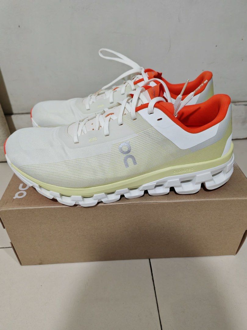 On Cloudflow 4 size 12 (Category: Sneakers) located in Mandaluyong City. Submitted by nicolailim (Listing ID 1460515868, Image 2). Description: Brand new on cloudflow 4 Size 12 With box Rfs wrong size Meet ups san juan only Delivery via grab/lalamove booked by buyer .