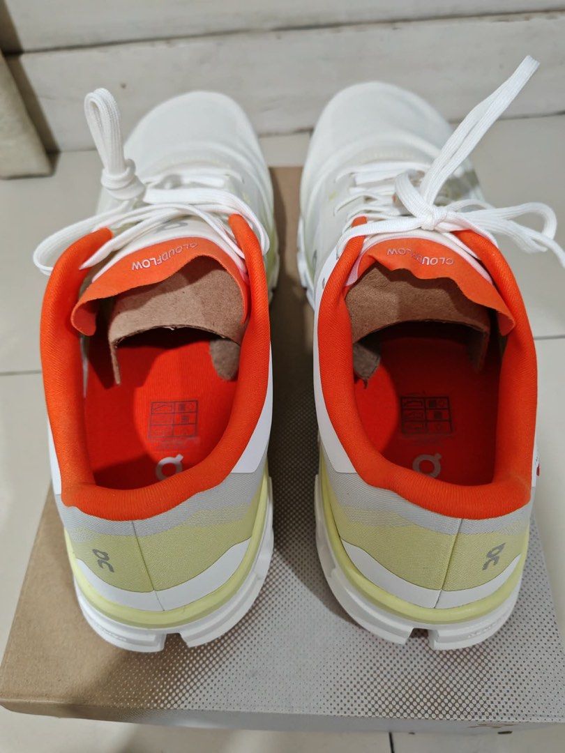 On Cloudflow 4 size 12 (Category: Sneakers) located in Mandaluyong City. Submitted by nicolailim (Listing ID 1460515868, Image 3). Description: Brand new on cloudflow 4 Size 12 With box Rfs wrong size Meet ups san juan only Delivery via grab/lalamove booked by buyer .