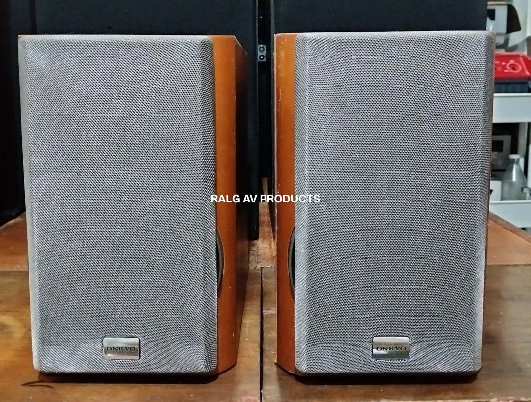 Onkyo D-02A Bookshelf Speakers (Pair) (Category: Soundbars, Speakers & Amplifiers) located in Bulacan. Submitted by ronald277077025 (Listing ID 1460507556, Image 2). Description: ONKYO 2 WAY BOOKSHELF SPEAKER D-02A 70 WATTS 6 OHMS 5" CONE WOOFER SOFT SILK DOME TYPE TWEETER BASS REFLEX DIMENSIONS: W13.5 x H21.5 x D23 cm Location: Sta Maria Bulacan Shipping at buyers expense.