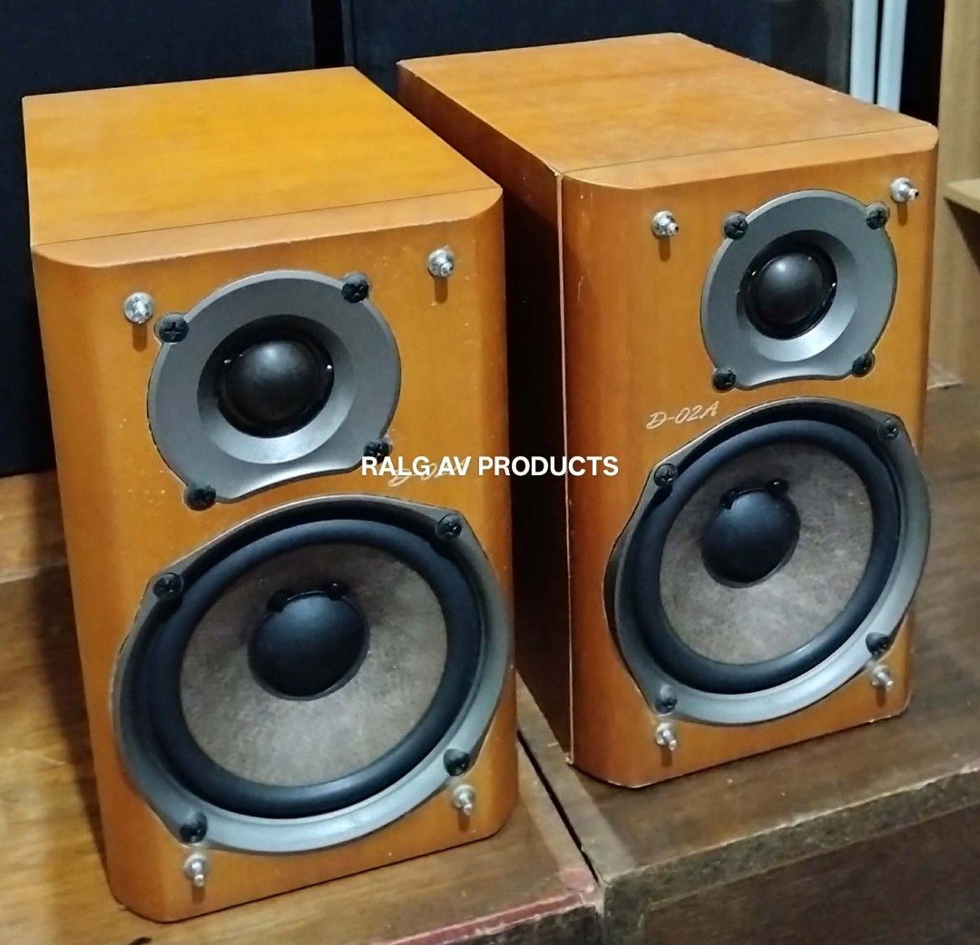 Onkyo D-02A Bookshelf Speakers (Pair) (Category: Soundbars, Speakers & Amplifiers) located in Bulacan. Submitted by ronald277077025 (Listing ID 1460507556, Image 3). Description: ONKYO 2 WAY BOOKSHELF SPEAKER D-02A 70 WATTS 6 OHMS 5" CONE WOOFER SOFT SILK DOME TYPE TWEETER BASS REFLEX DIMENSIONS: W13.5 x H21.5 x D23 cm Location: Sta Maria Bulacan Shipping at buyers expense.