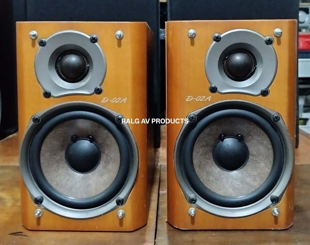 Onkyo D-02A Bookshelf Speakers (Pair) (Category: Soundbars, Speakers & Amplifiers) located in Bulacan. Submitted by ronald277077025 (Listing ID 1460507556, Image 1). Description: ONKYO 2 WAY BOOKSHELF SPEAKER D-02A 70 WATTS 6 OHMS 5" CONE WOOFER SOFT SILK DOME TYPE TWEETER BASS REFLEX DIMENSIONS: W13.5 x H21.5 x D23 cm Location: Sta Maria Bulacan Shipping at buyers expense.