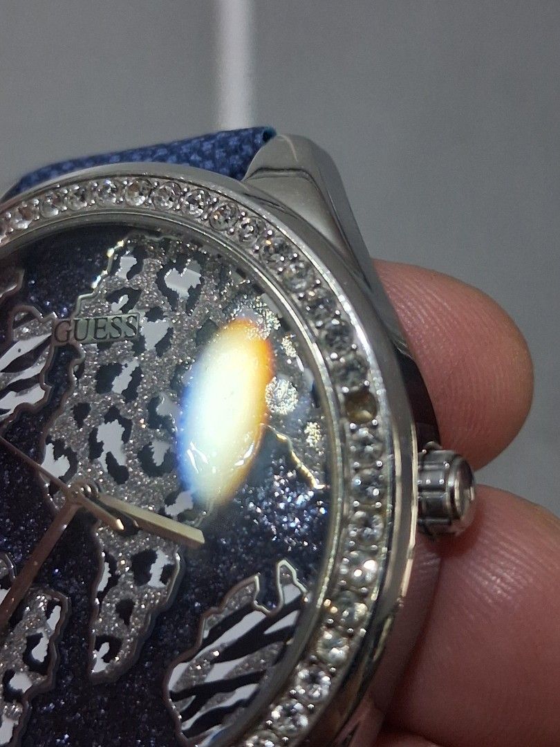 Original Classic Guess Womens Watch Quartz (Category: Women's Watches) located in Mandaluyong City. Submitted by daddyjpanlilio24 (Listing ID 1460576988, Image 3). Description: P 1150+sf Brand new replacement leather strap Brand new battery Missing isang bato see pic Minor signs of usage no major issue Watch only Mandaluyong Shipping/Payment: Gcash/Maya Jnt payment 1st no cod Lalamove payment upon rider pick up.