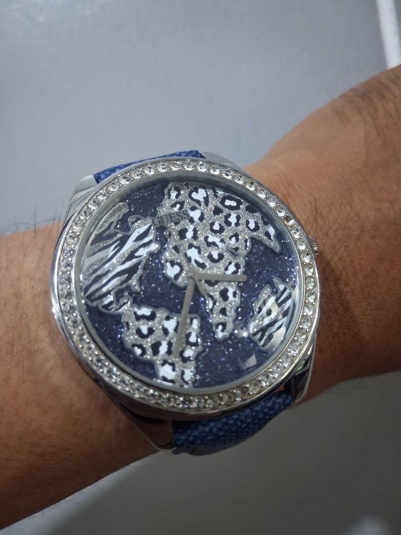 Original Classic Guess Womens Watch Quartz (Category: Women's Watches) located in Mandaluyong City. Submitted by daddyjpanlilio24 (Listing ID 1460576988, Image 1). Description: P 1150+sf Brand new replacement leather strap Brand new battery Missing isang bato see pic Minor signs of usage no major issue Watch only Mandaluyong Shipping/Payment: Gcash/Maya Jnt payment 1st no cod Lalamove payment upon rider pick up.
