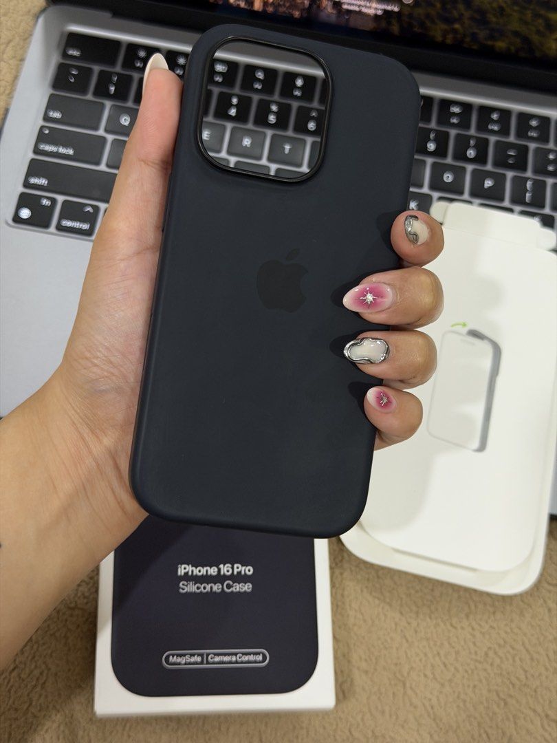Original Magsafe iPhone 16 Pro Silicone Case (Category: Cases & Sleeves) located in Quezon City. Submitted by shopmrld (Listing ID 1460709403, Image 3). Description: Original Apple Case for less than 1k only!! (SRP is 3,990) - Black iPhone 16 Pro Silicone Case - 100% authentic, bought recently from Power Mac (money back if proven fake) - With MagSafe and Camera Control - The case automatically connects to your device upon use - 10/10 condition, n