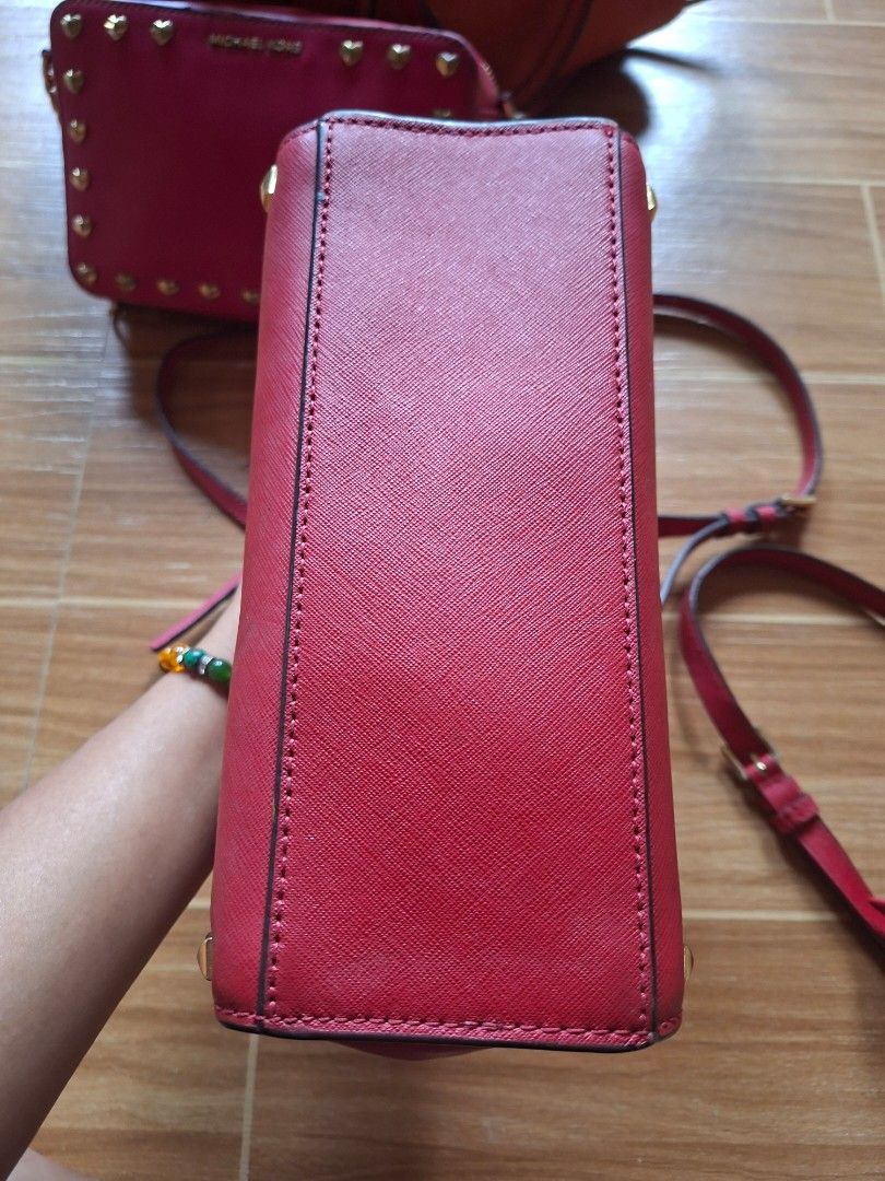 Original mk (Category: Luxury Bags & Wallets) located in Andop. Submitted by deinlakarol_211 (Listing ID 1460592057, Image 3). Description: no issue sing of use lng hardware.