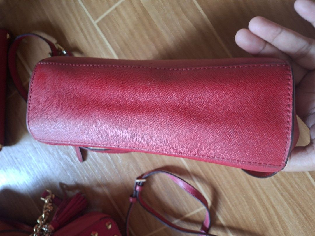 Original mk (Category: Luxury Bags & Wallets) located in Andop. Submitted by deinlakarol_211 (Listing ID 1460592547, Image 2). Description: sign of use only especially hardware.