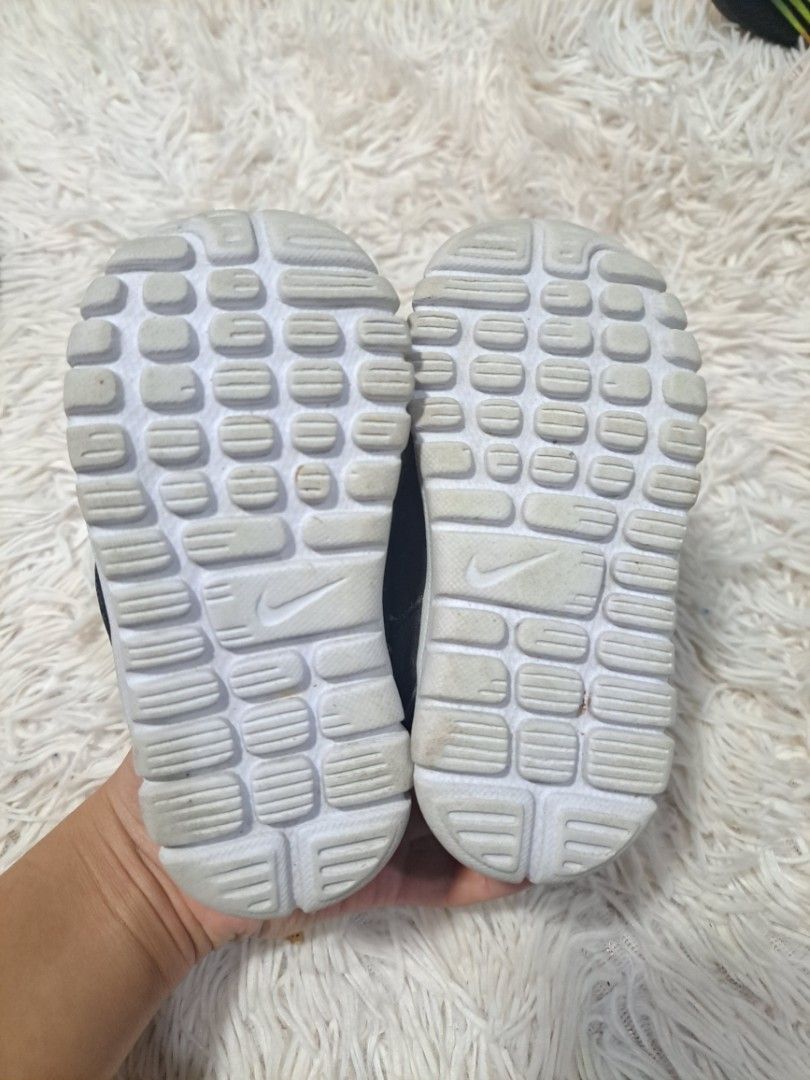 ORIGINAL NIKE SHOES FOR KID (Category: Babies & Kids Fashion) located in Quezon City. Submitted by kimlynandaya (Listing ID 1460653351, Image 3). Description: ORIGINAL NIKE SHOES FOR KID 1st price: US:6c UK:5.5 EUR:22 CM:12 2nd price: US:8c UK:7.5 EUR:25 CM:14 3rd price: US:10c UK:9.5 EUR:27 CM:16 4th price: US:8c UK:7.5 EUR:25 CM:14 .